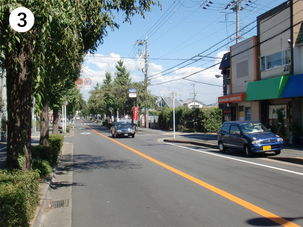 3池田方面からお店前